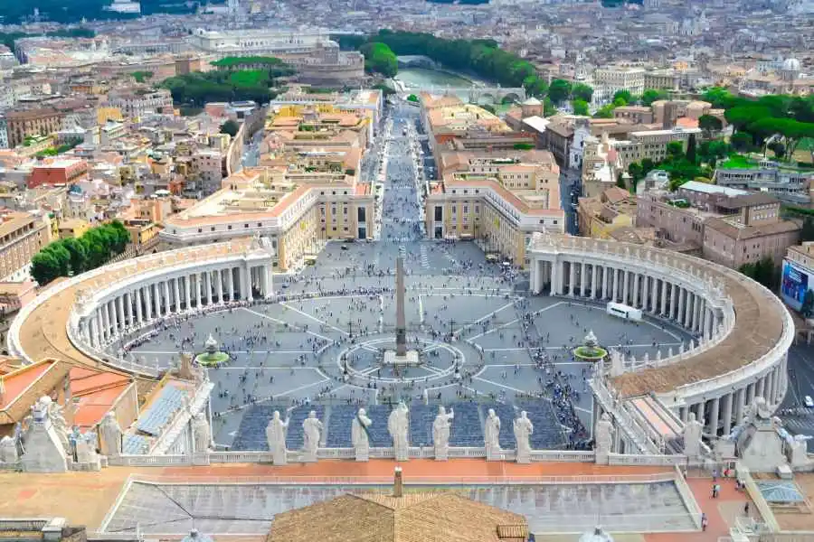 offerta viaggio a Roma Piazza delVaticano